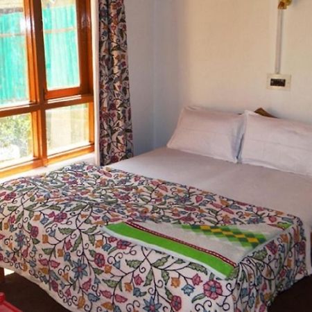 Hayat Hotel Pahalgām Εξωτερικό φωτογραφία